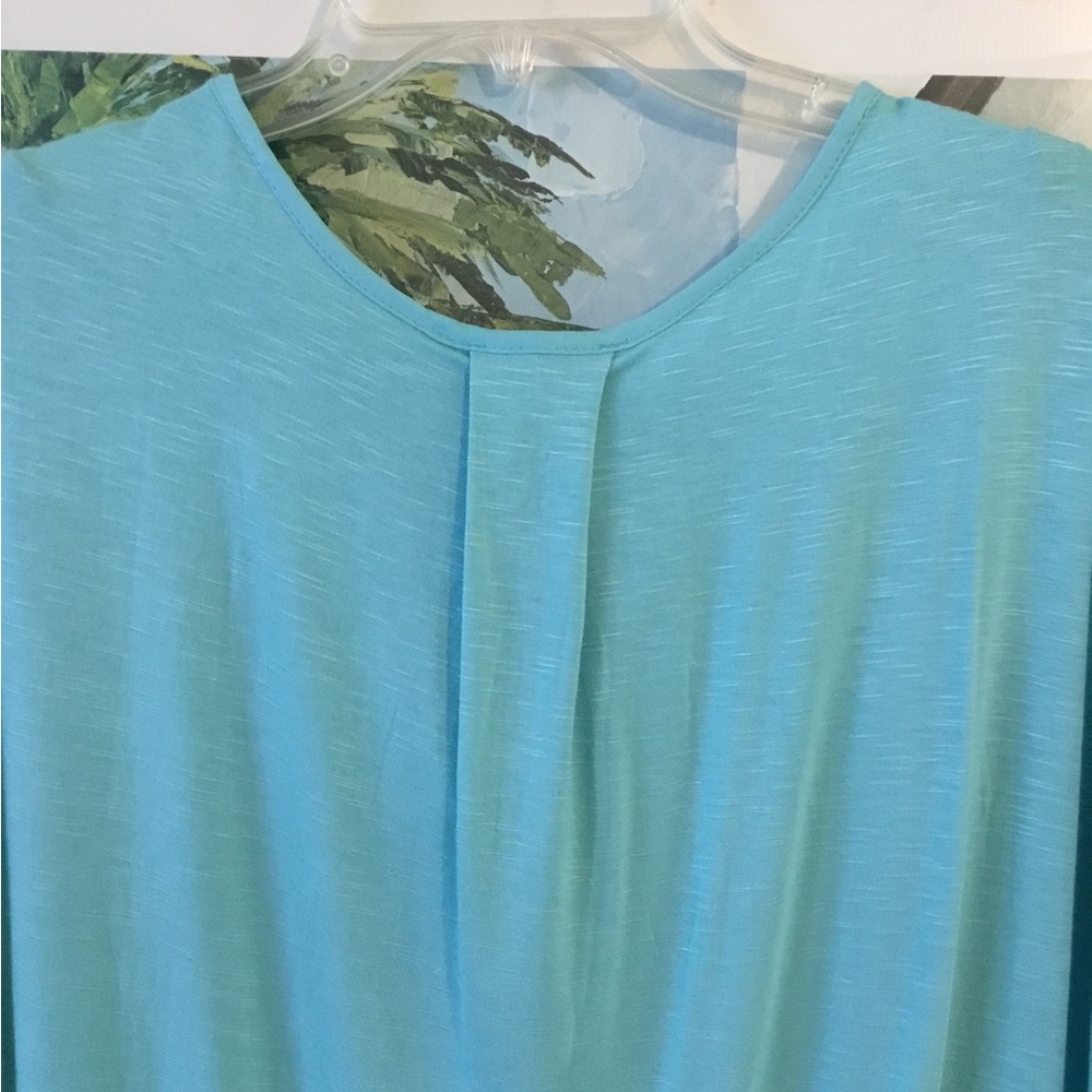 NINE WEST Angel blue/ aqua Summer Top.XXL cap sleeve. NWT. 2 Buttons on V-neck - Picture 2 of 8